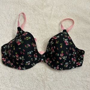 Victoria’s Secret Underwire Bra. Black Floral Print. Size 36B